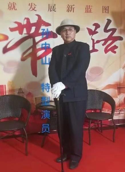 特型演员杨国文 现任三农报业集团总编辑
